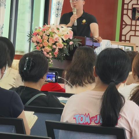 中班阅读绘本分享《谁咬了我的大饼》