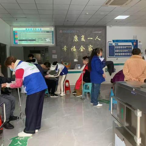 抚州市肢协残健融合志愿服务队到昌健康复理疗中心开展义剪服务