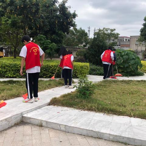 “保护环境卫生，共建文明校园”——甲子中学附属实验学校开展校园环境卫生大扫除活动