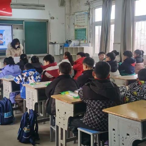 桃园路小学二年级一班鲨鱼公园STEM主题科学课《美妙的八音盒》