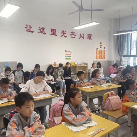 学科思政展风采，多彩课堂促提升——浐灞第十三小学低教语文组教师公开课展示活动纪实