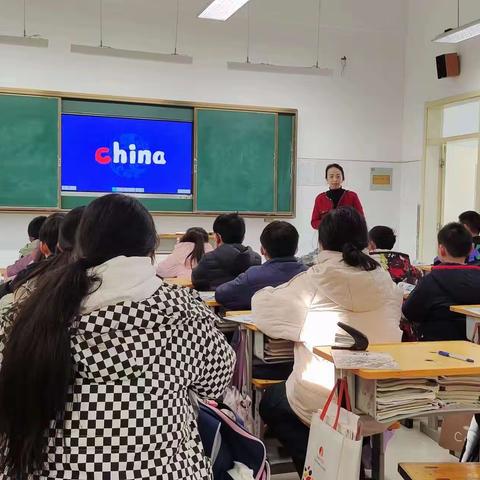 青瓷国韵，精彩绽放——高庙小学王苗苗老师“送教进东汤”活动《青花瓷》