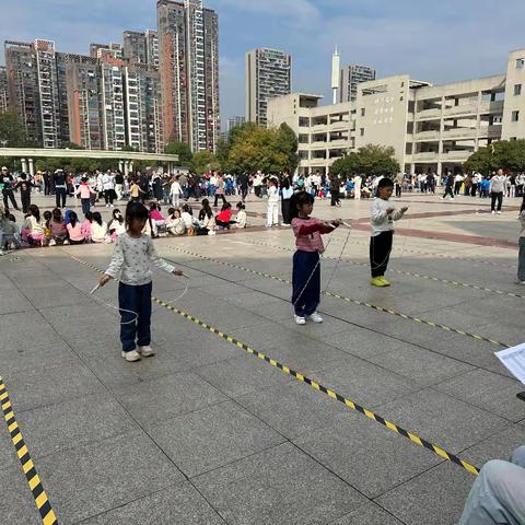 二（26）班趣味运动会：活力满满，快乐无限