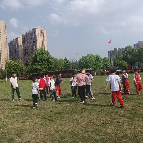 春日里的师生同乐时光