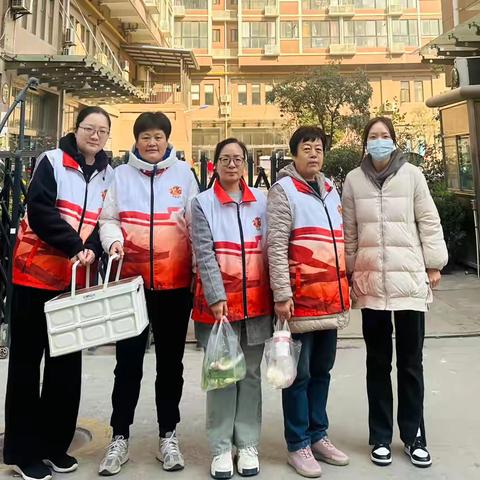 【西愿同行】解家村社区“一顿饭的陪伴”温暖寒冬：国际志愿者日献上暖心炸酱面