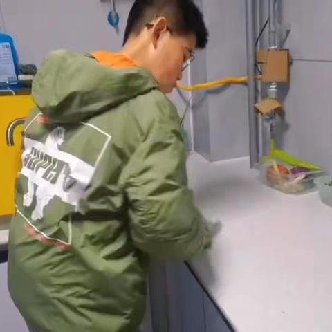 白璧镇一中开展“我让妈妈露笑脸”妇女节活动
