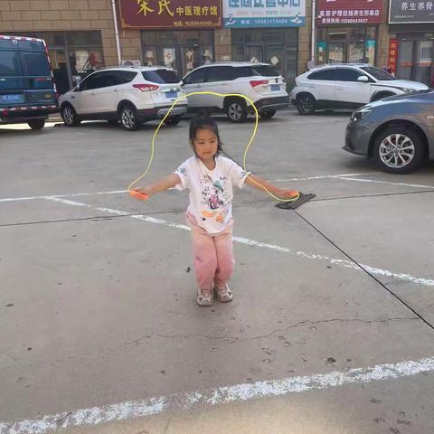 栖霞市实验小学一年级五班实践活动 我们都是体育小达人