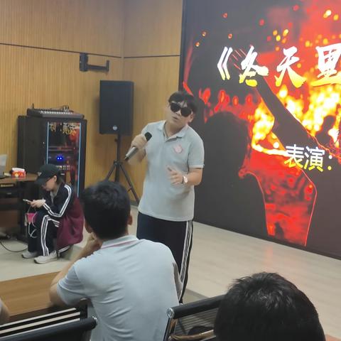 月圆中秋，喜迎国庆 ——23级高机电班“喜迎双节”文艺茶话会