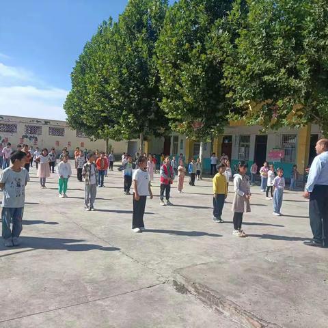 人人讲安全，个个会应急                                葛庄小学