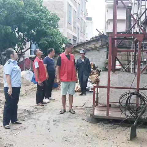 台风“格美”来袭，平海网格员织好防台安全网