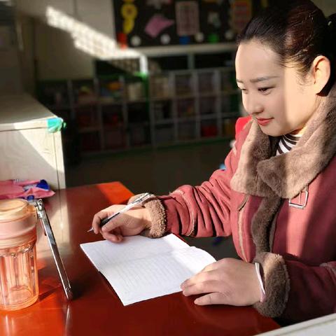 弘扬教育家精神 共筑教育新征程——团结街小学组织观看2025年教育家精神巡回宣讲活动