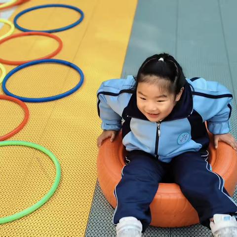 “伴”日相约，“幼”见成长——民族幼儿园小班组家长开放日活动