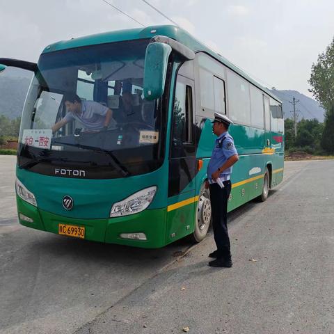 检查客运车 护航平安路