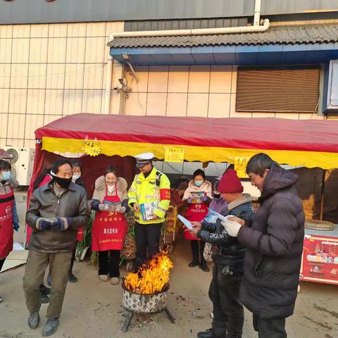 安全宣讲进超市 携手群众话平安