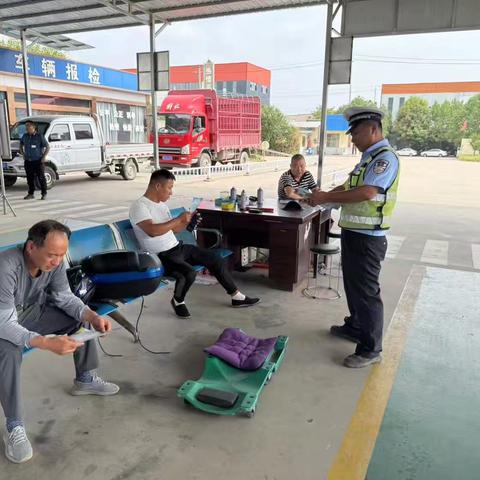 眉县交警深入驾校开展交通安全宣传