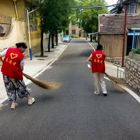 凤凰社区八月环境整治：共建美好家园，共享整洁生活