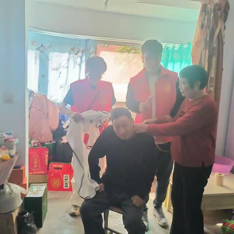 宜阳县公共资源交易中心 开展“温暖重阳 爱心义剪”志愿服务活动