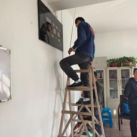 切实做好发改局办公楼线路改造工作，为广大干部职工提供一个安全的办公环境