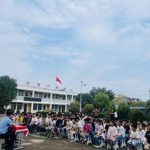 “庆国庆・守法治” 系列活动献礼祖国 76 华诞