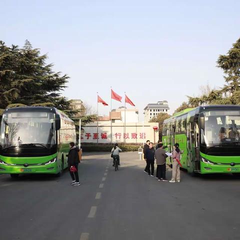 中国工商银行鹤壁分行工会组织三八妇女节“魅力赵庄♥健步行”春游踏青活动