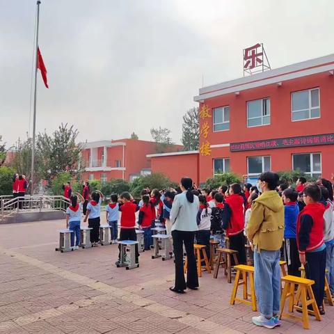 樊下曹中心学校“迎国庆暨唱红歌毛主席诗词朗诵”活动