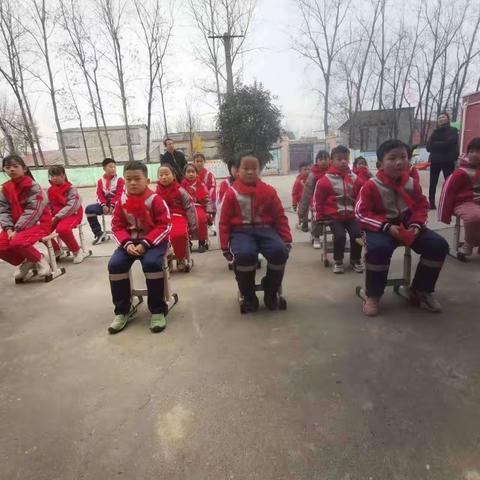 宿鸭湖街道祝湾小学期中考试总结表彰大会