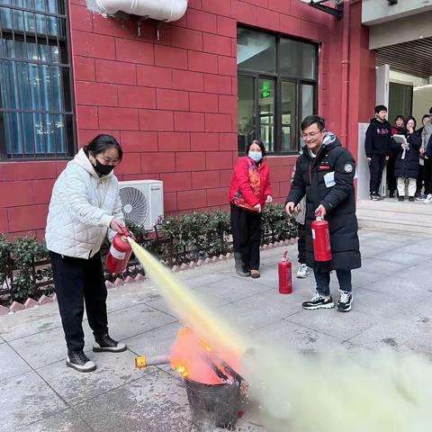 【安全培训】郑州市第五十七中学南校区进行宿舍消防知识培训活动