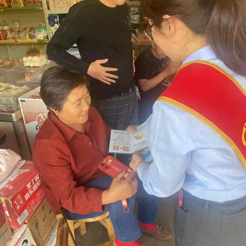 农业银行霍山县支行开展人民币反假宣传活动