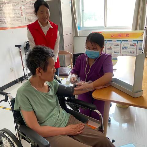 中秋明月照       义诊护健康