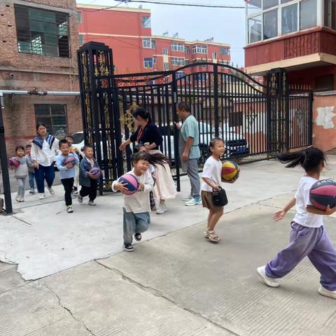 喜迎中秋      童心敬老