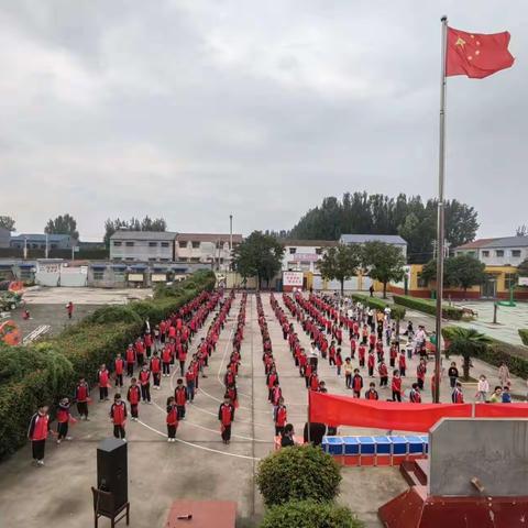 唱响红歌  喜迎国庆---草坡中心小学红歌比赛