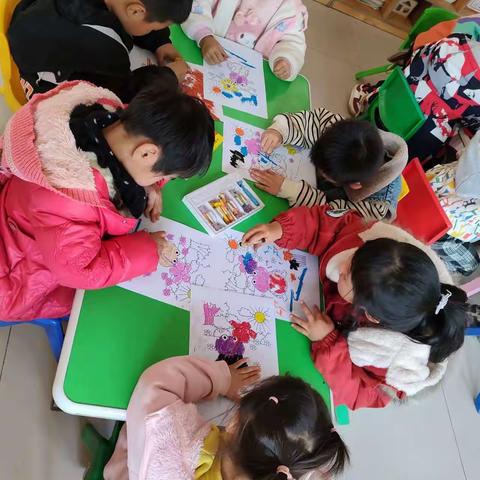 绘画小能手🎨 🌞天气:晴空万里 📖文案:户外课间操 ❤️心情:快乐双倍 👉坐标: 王寺幼儿园 让运动唤醒每一个宝贝的活力💖 愿你们如阳光🌞闪闪发光