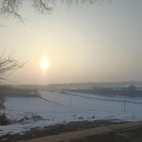 家长自发扫积雪 浓浓温情暖校园——北义城镇南义城幼儿园家长志愿扫雪活动