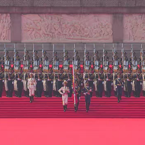肇源县职教中心教师集体观看九三阅兵，见证强国强军新征程！