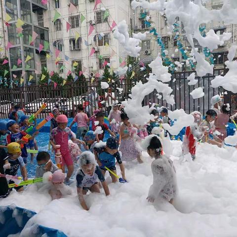 梦幻童年，泡沫之夏——众星幼儿园 戏水活动