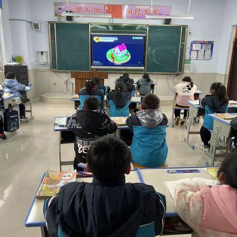 王奎屯学校防震演练