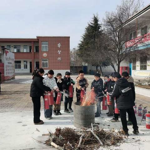 【豫灵教育】消防演练，防患未“燃”——豫灵镇文底小学消防演练