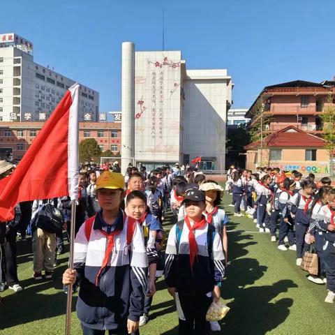 弘扬革命精神 赓续红色血脉——德昌学校四（4）班开展清明祭英烈主题活动