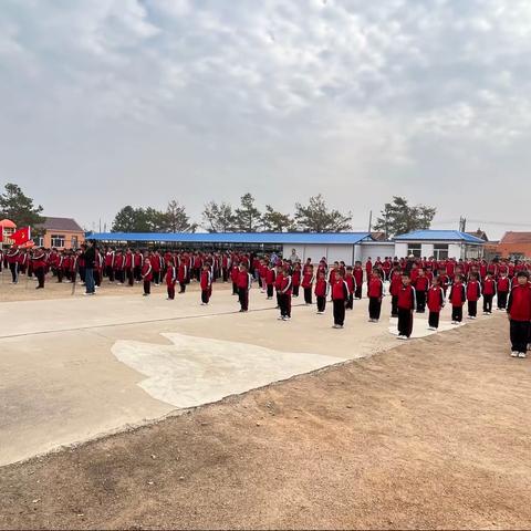 红领巾心向党——金山乡中心小学校新生入队仪式