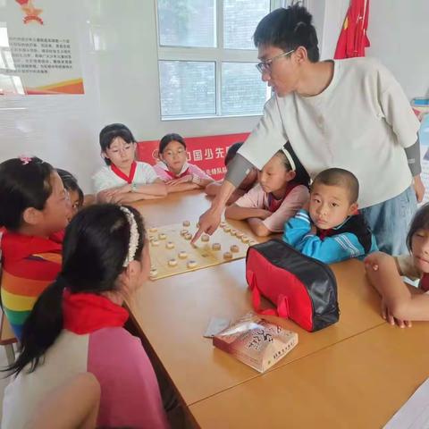 【宜君县彭镇中心小学】棋盘展风采   兴趣促技能