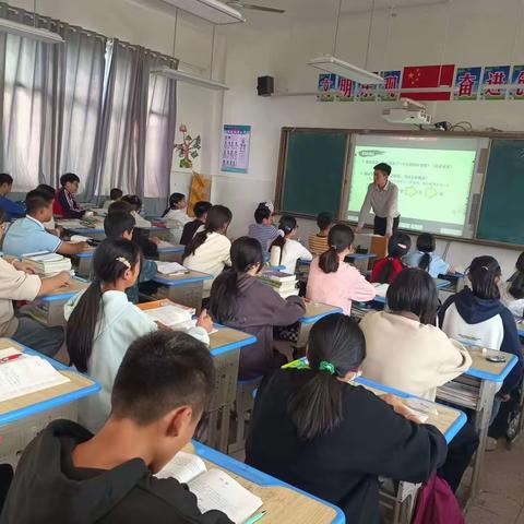 “同课异构展风采，殊途同归研教学”——瑞昌市码头中学语文教研组开展“同课异构”教研活动