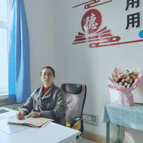 【每周一名师】玉壶存冰心 大爱细无声——记吉木萨尔县二中优秀班主任谢春晖