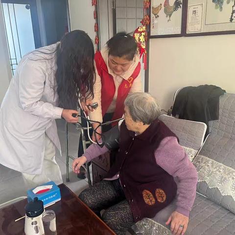 黎明巷社区开展“关爱残疾人 义诊暖人心”活动