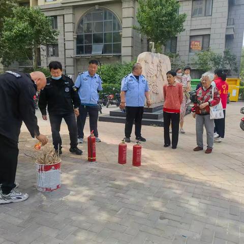 黎明巷社区﻿ 消防安全演练 筑牢辖区安全防线