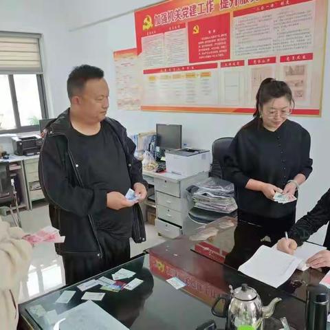 殷都环卫献爱心 助力脱贫户脱困