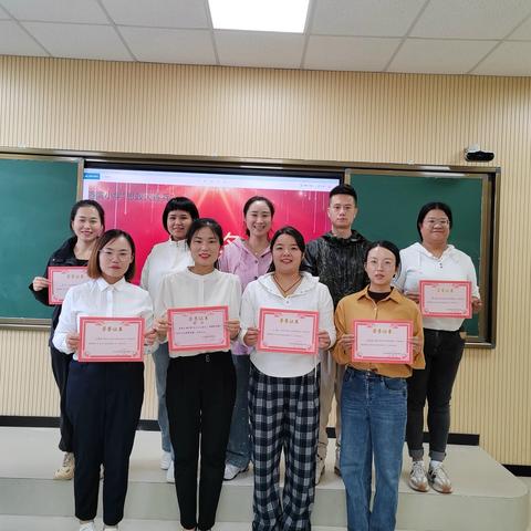 “练兵”提素养 课堂展风采 ——大荔县洛滨小学开展 “思政课程·课程思政”大练兵活动