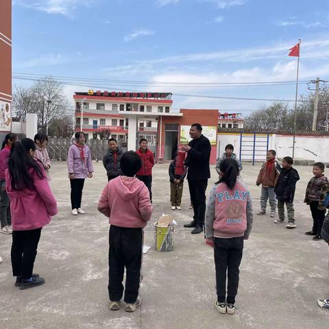 三官庙镇惜惶岭小学开展“消防演练”