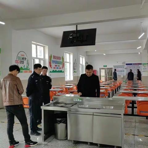 海伦市食安办组织市场局教育局公安局卫健局四部门对学校食堂食品安全开展联合督导检查