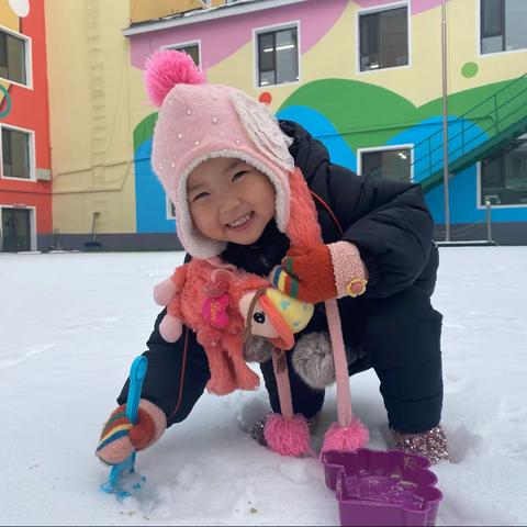 「“趣”玩雪、“乐”童年」———浑江区第三幼儿园小二班玩雪活动记