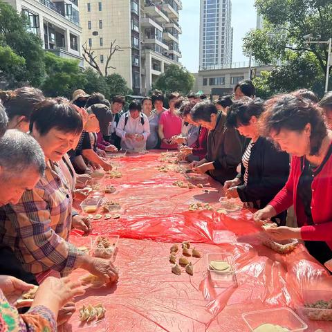 党建引领·红色物业 温情五月·感恩母亲 碧桂园服务·信州府项目开展“共享幸福饺子宴”母亲节活动